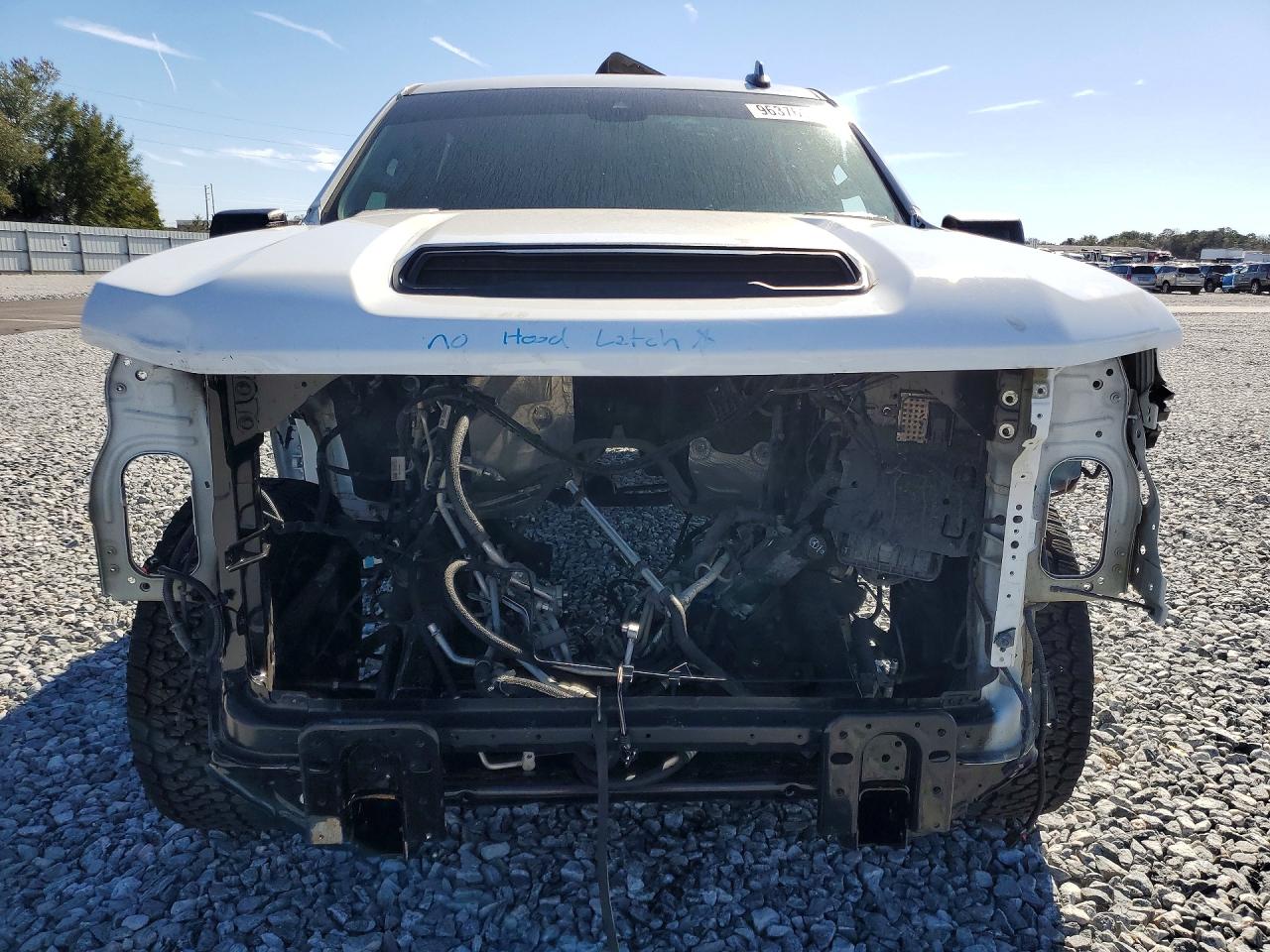 2024 CHEVROLET SILVERADO K2500 HEAVY DUTY photo 5