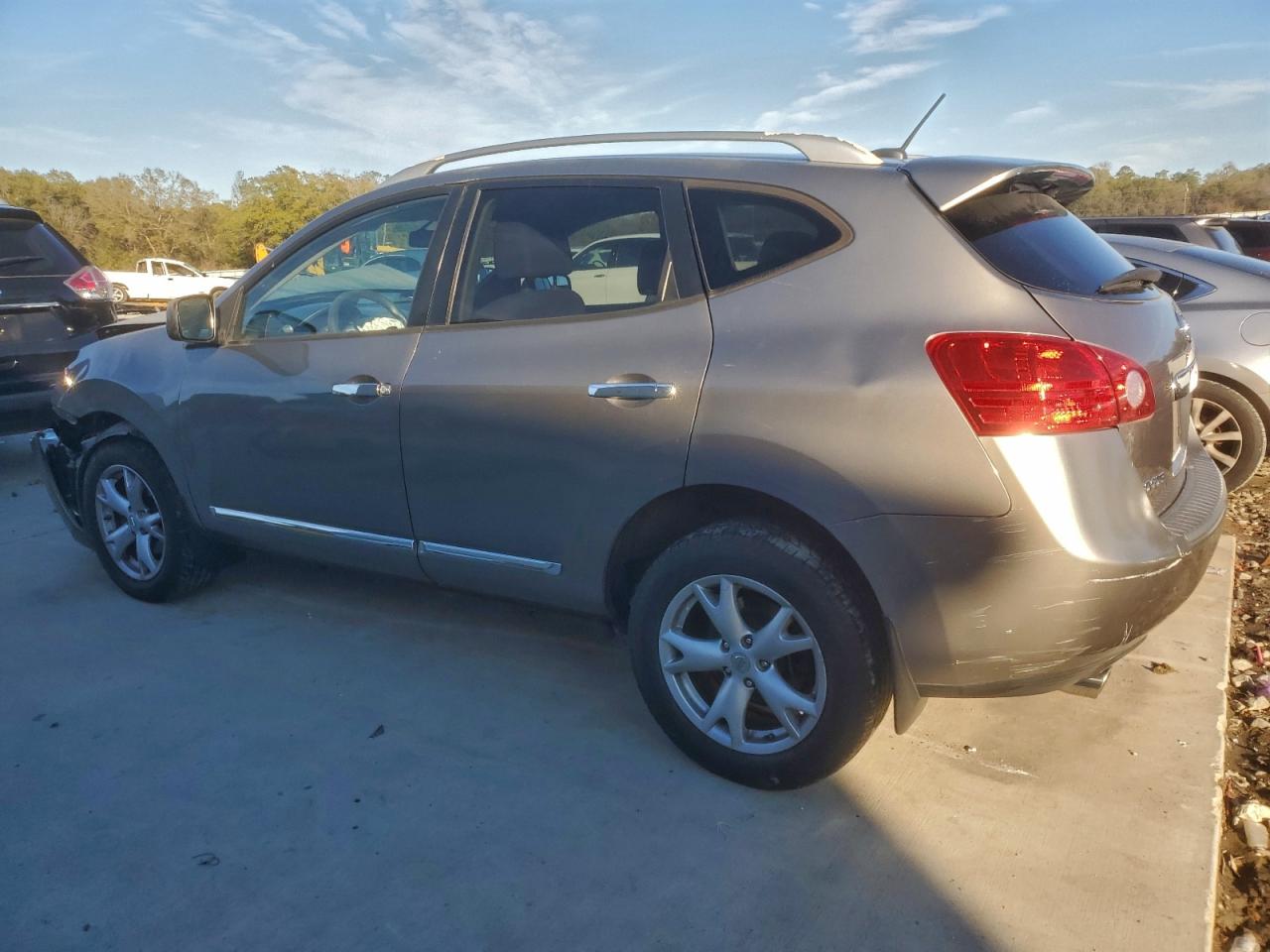 2011 NISSAN ROGUE S photo 2