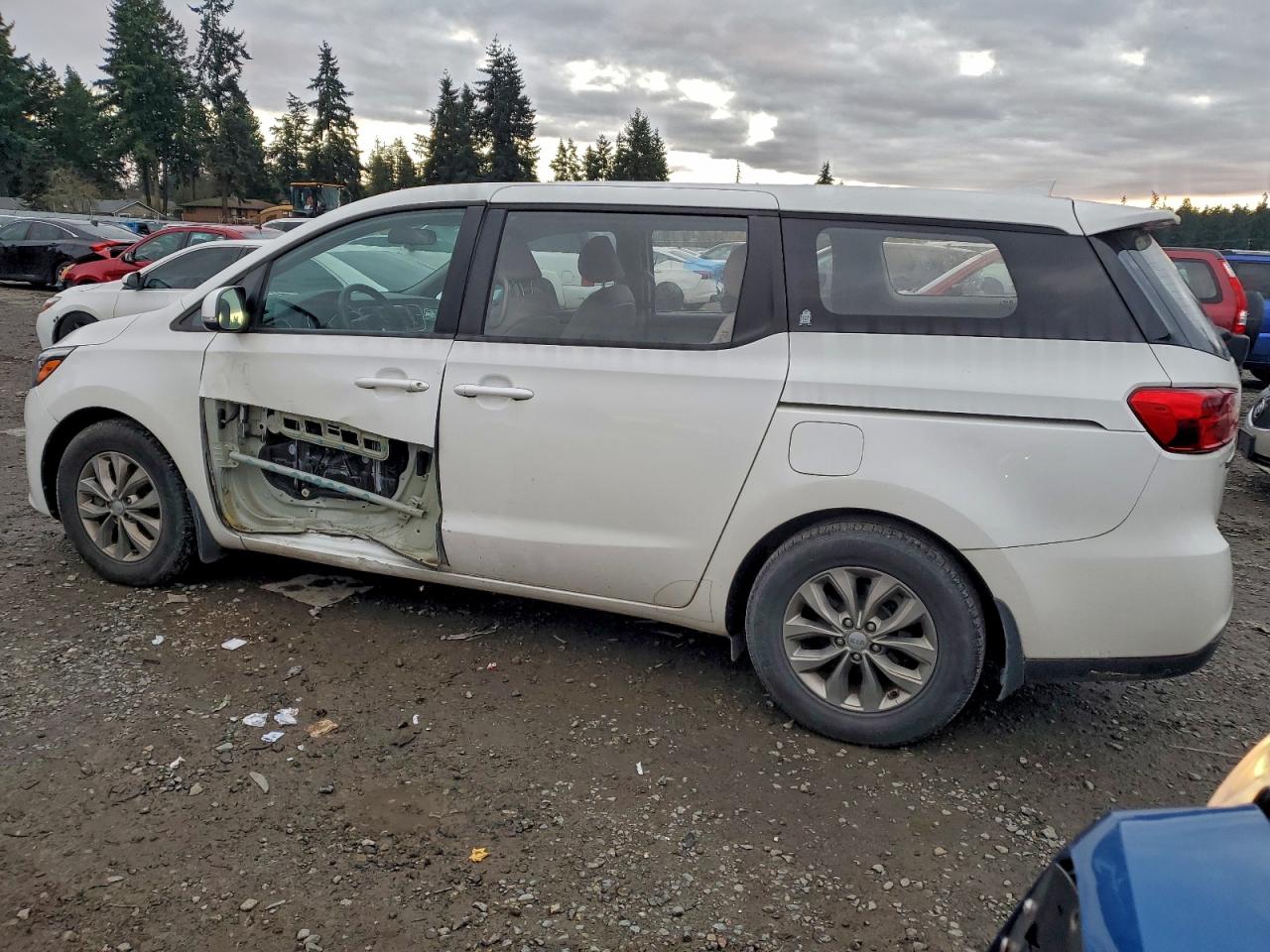 2020 KIA SEDONA L photo 2