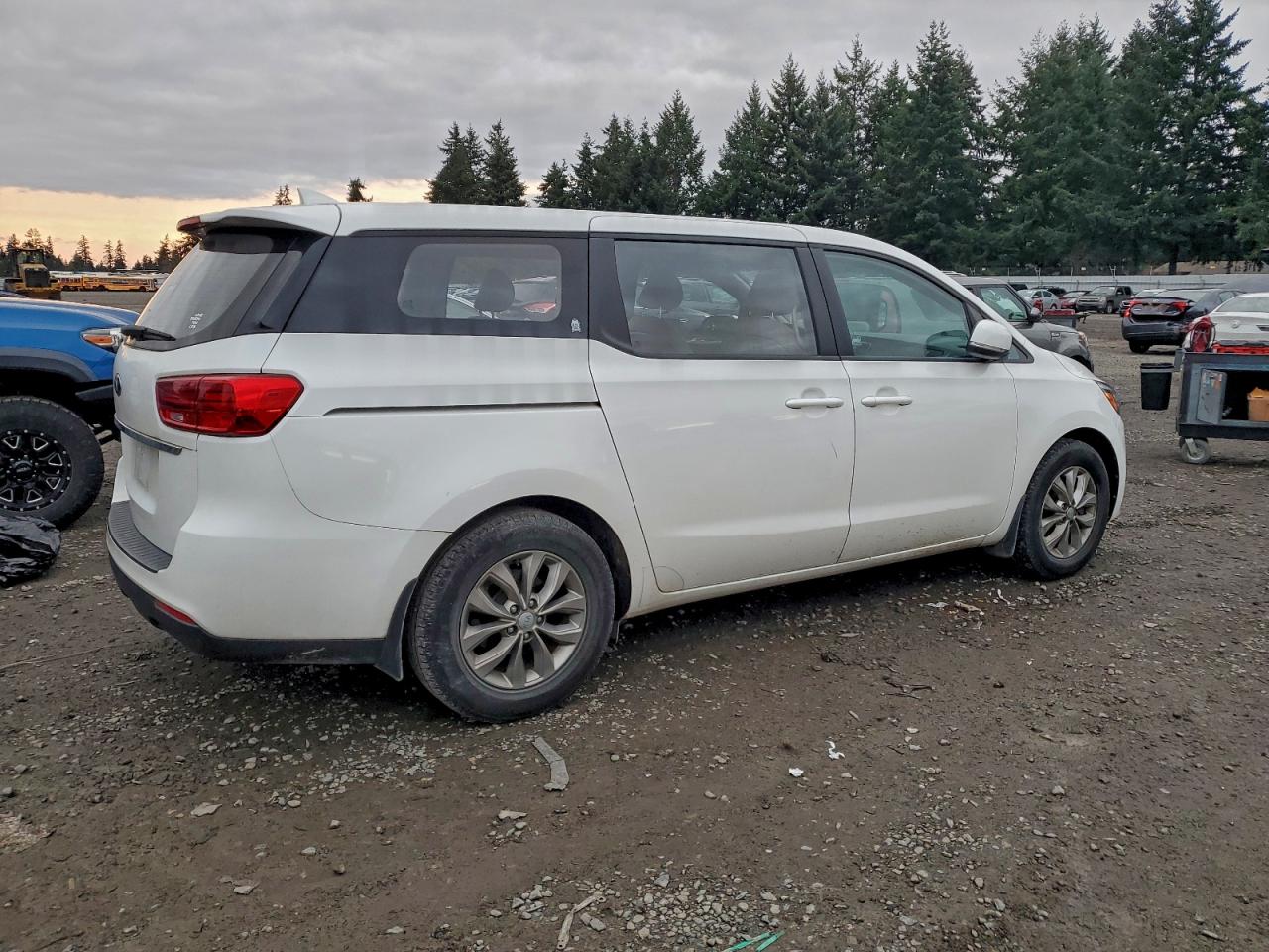 2020 KIA SEDONA L photo 3