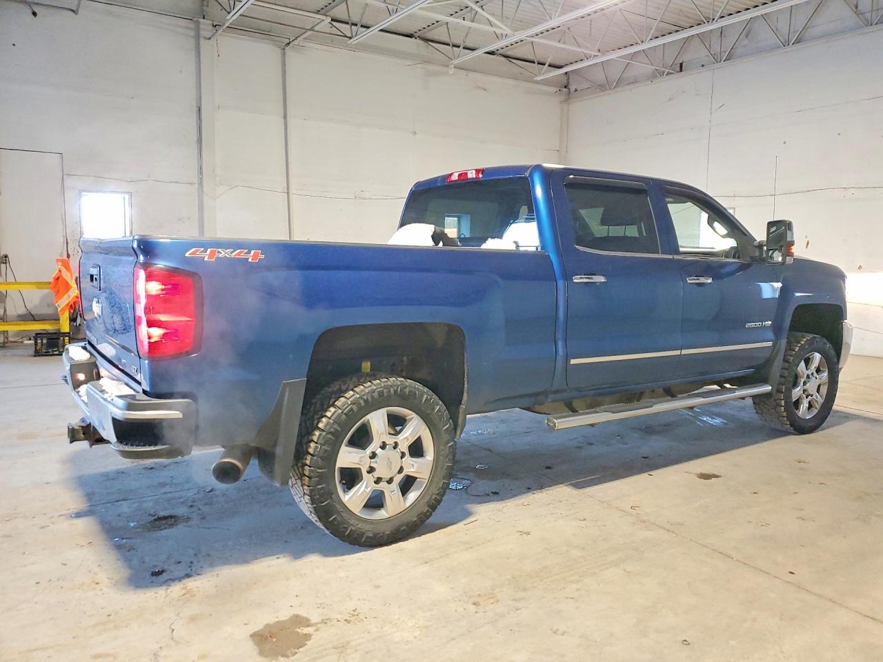 2016 CHEVROLET SILVERADO K2500 HEAVY DUTY photo 3