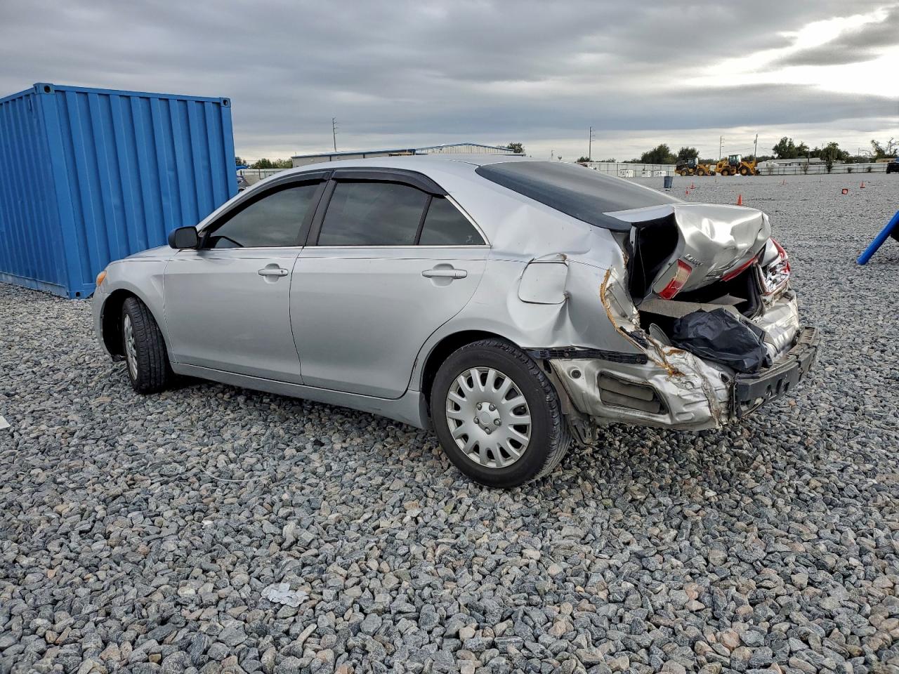 2009 TOYOTA CAMRY BASE photo 2