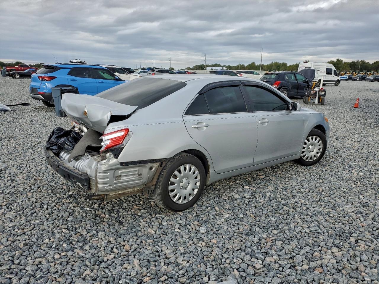 2009 TOYOTA CAMRY BASE photo 3