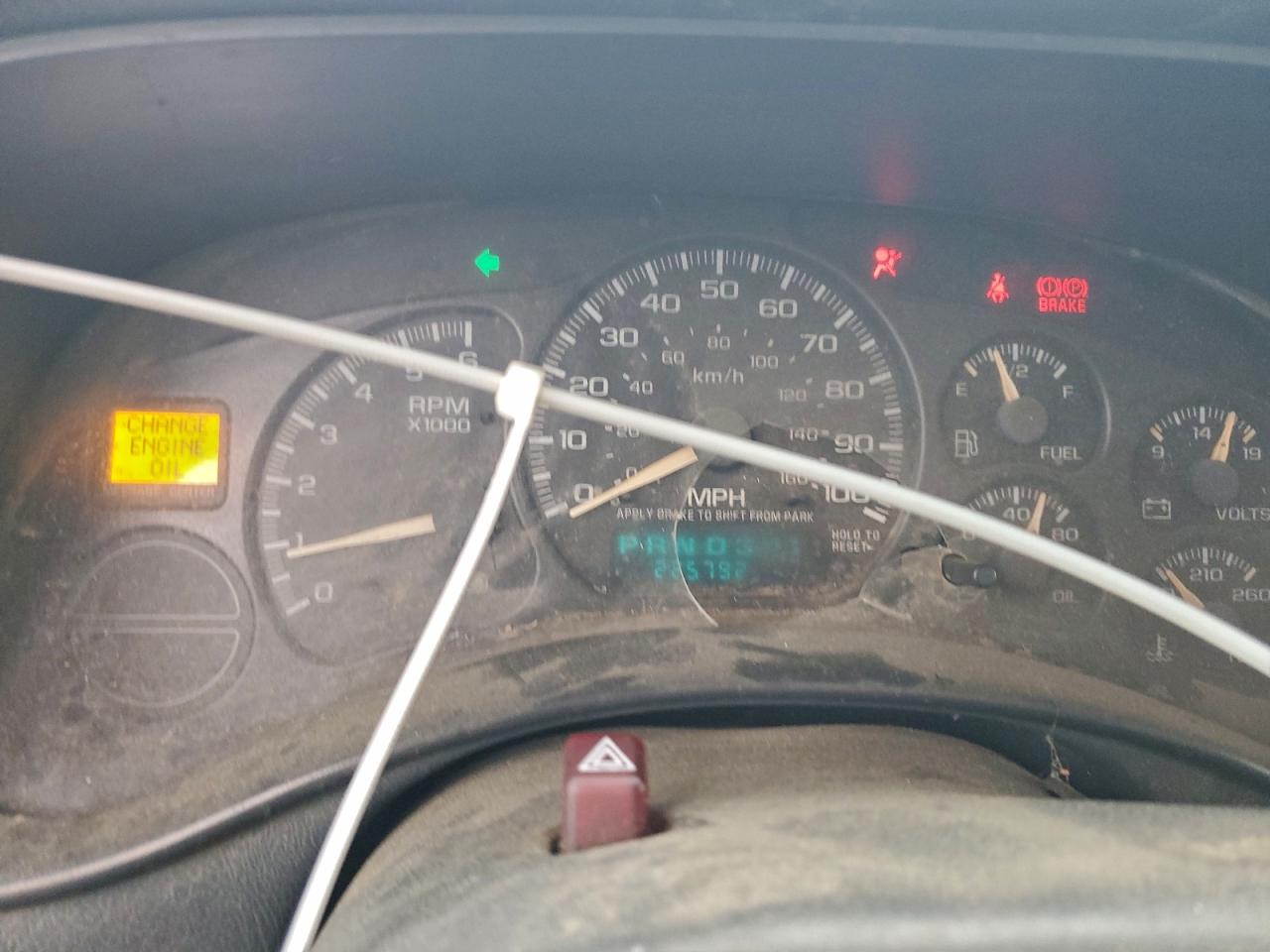 2002 CHEVROLET SILVERADO C1500 photo 9