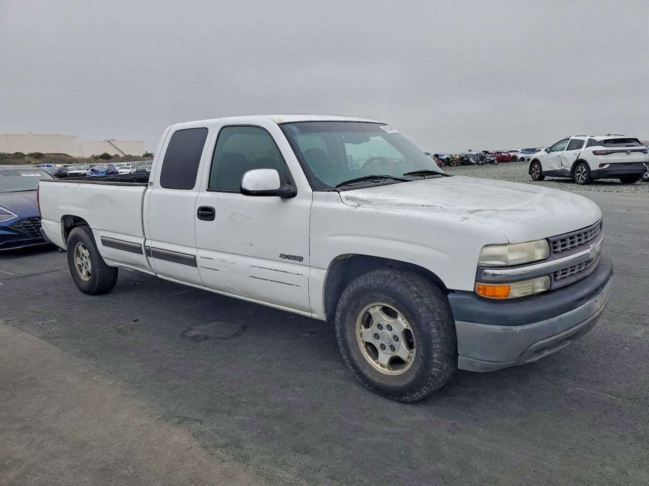 2002 CHEVROLET SILVERADO C1500 photo 4