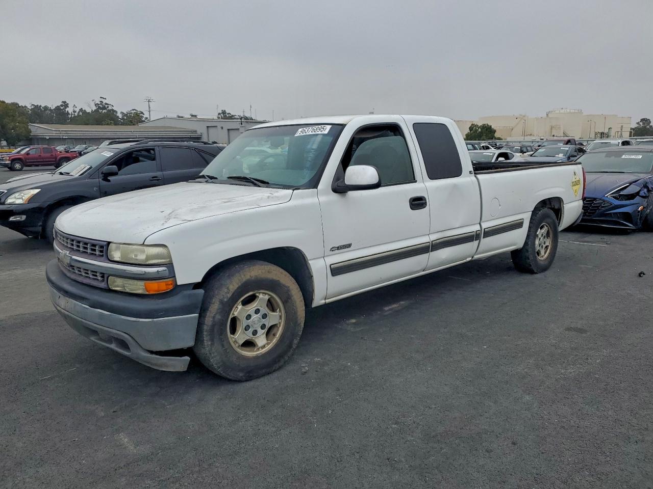 2002 CHEVROLET SILVERADO C1500 — MINOR DENT/SCRATCHES damage — photo 1