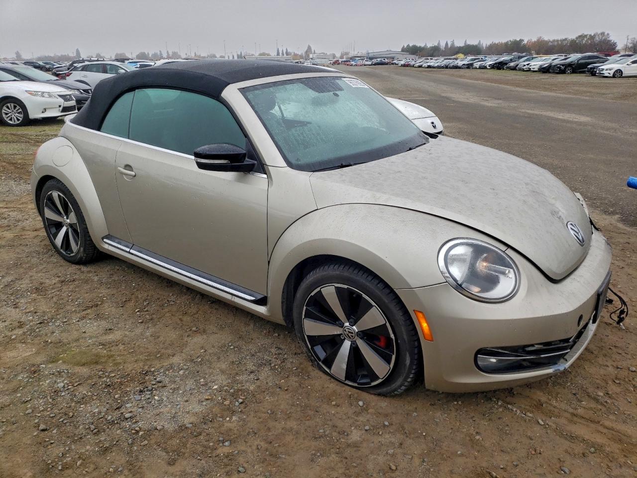2013 VOLKSWAGEN BEETLE TURBO photo 4