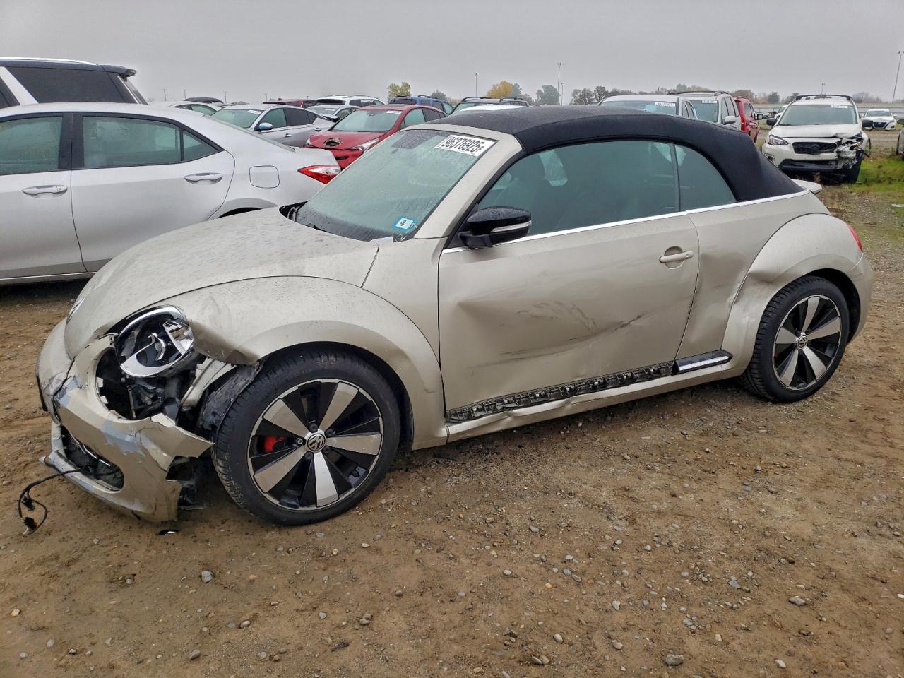 2013 VOLKSWAGEN BEETLE
