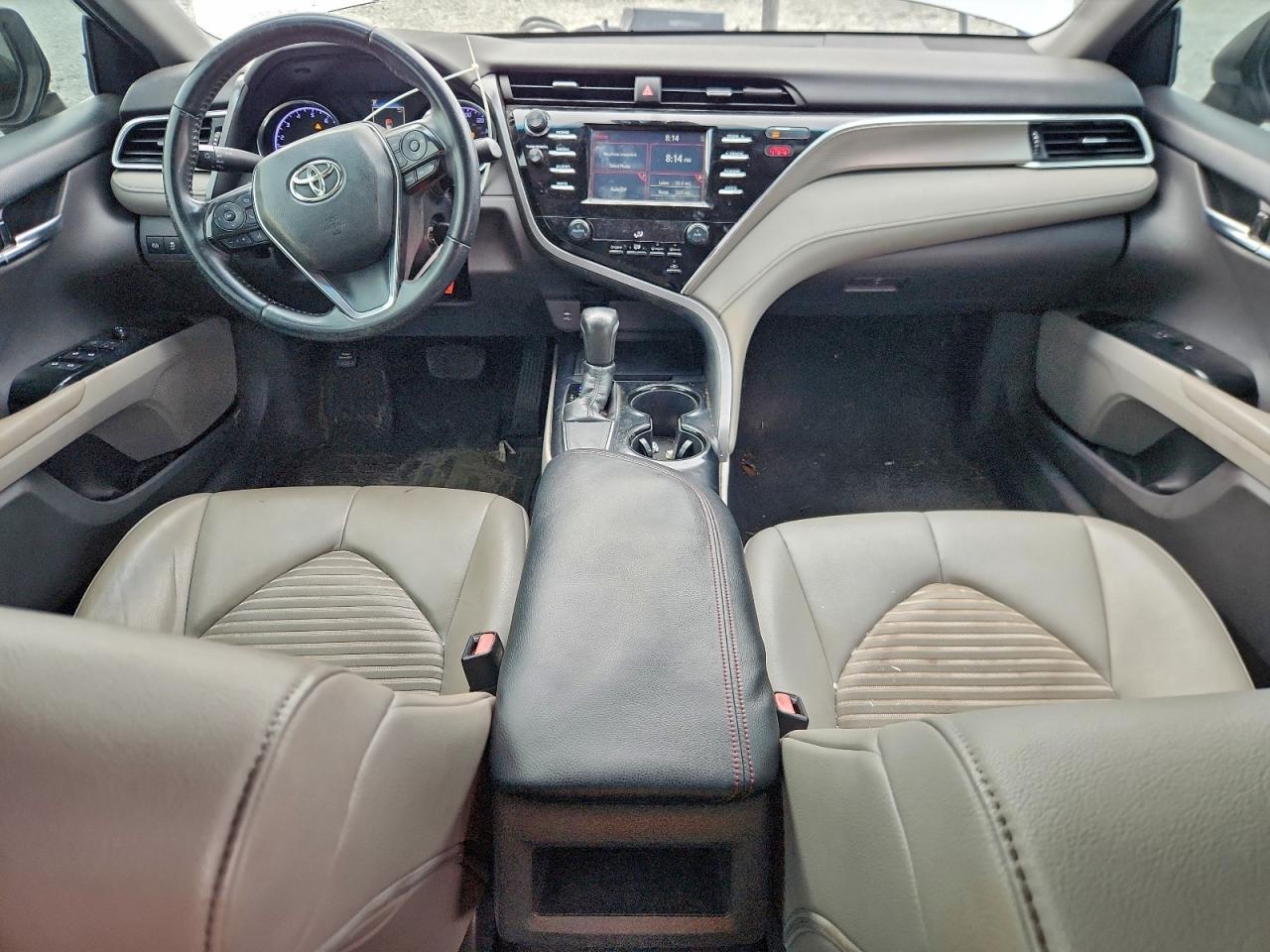 2018 TOYOTA CAMRY L photo 8