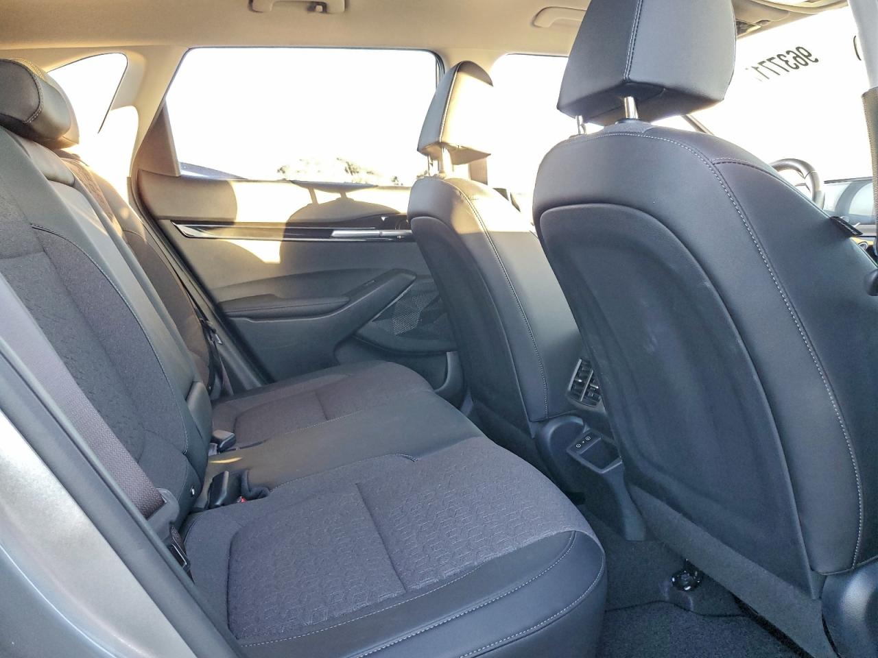 2025 KIA SELTOS S photo 11