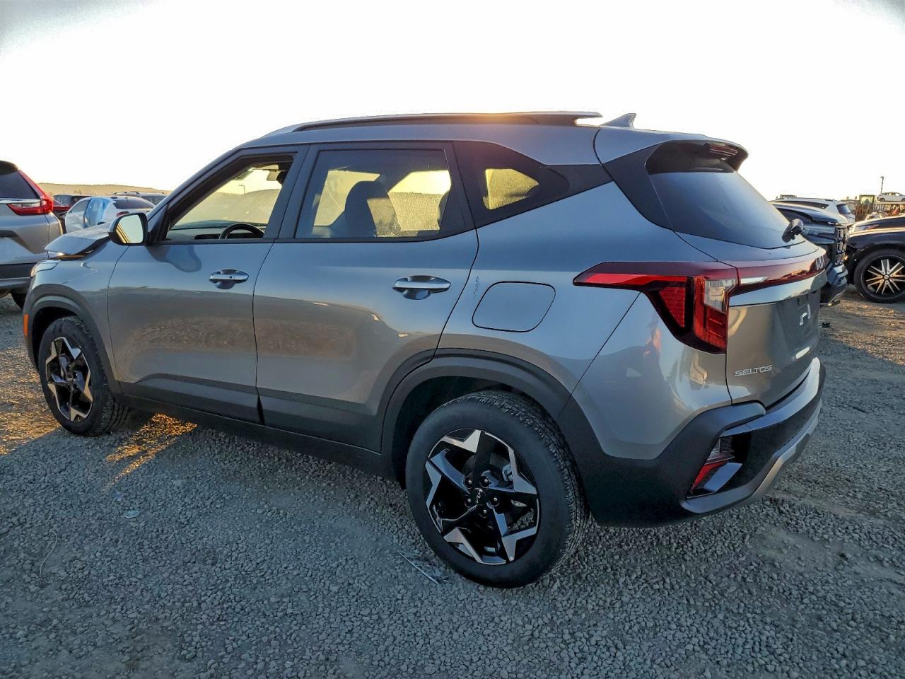 2025 KIA SELTOS S photo 2