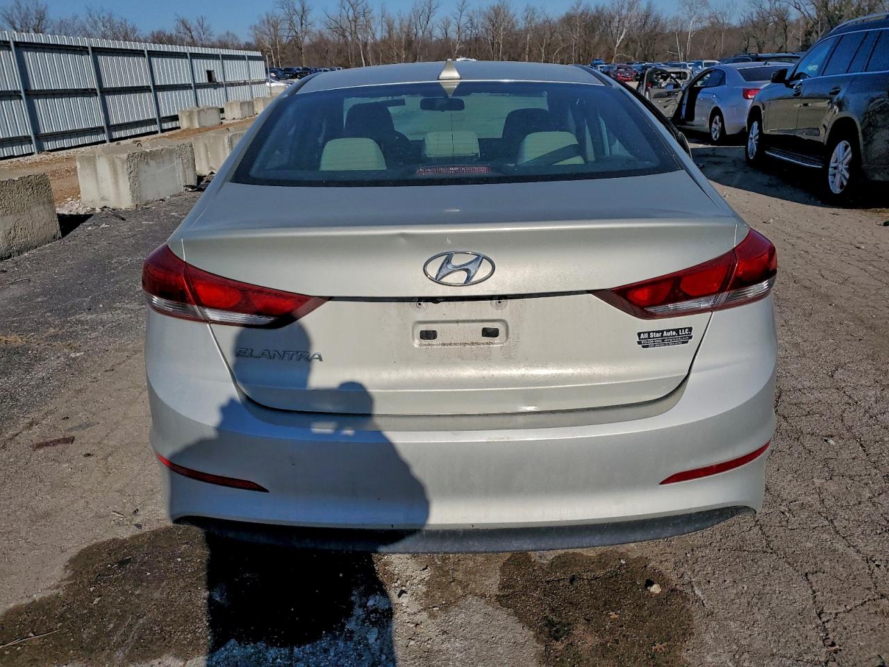 2017 HYUNDAI ELANTRA SE photo 6