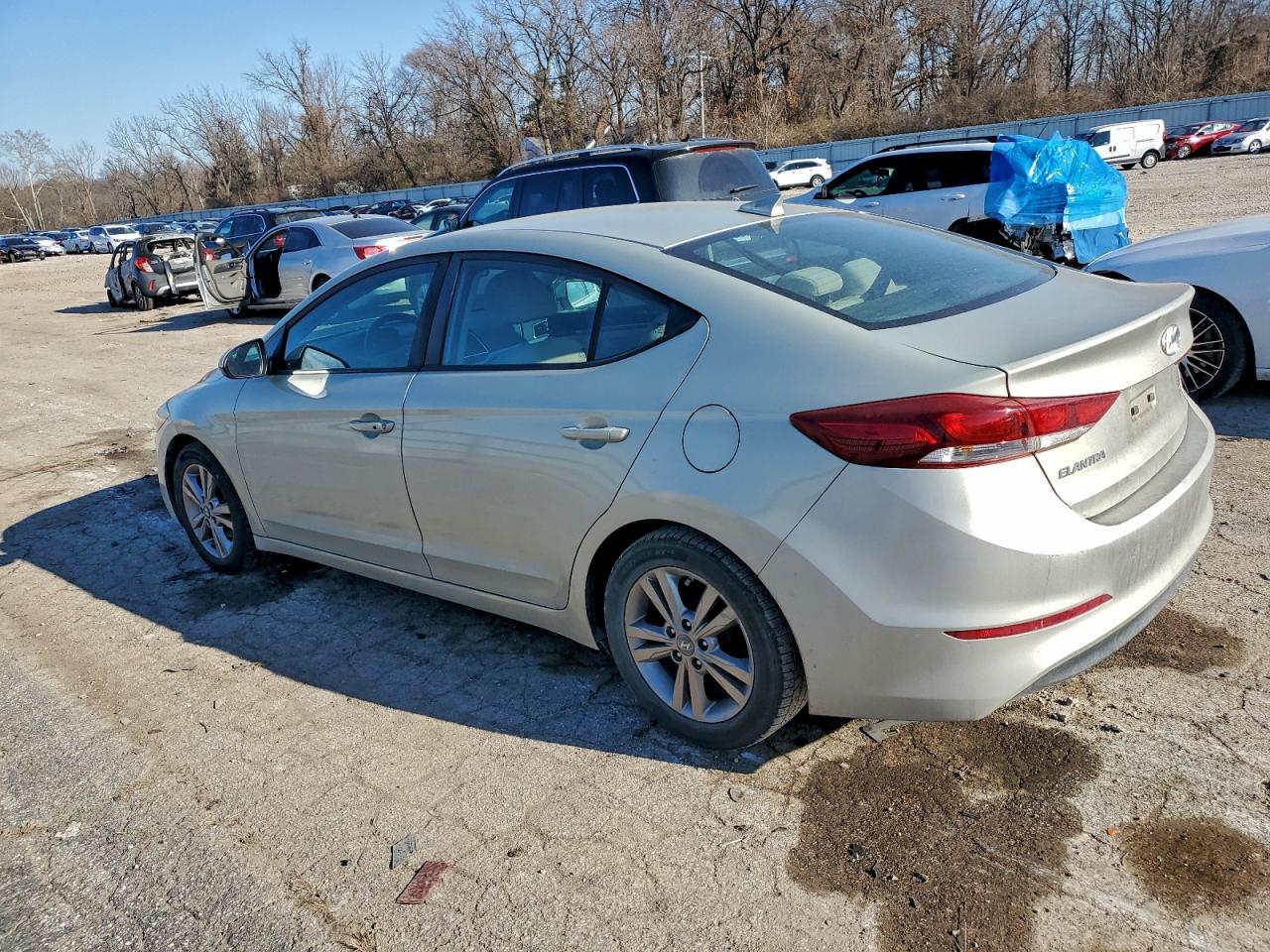 2017 HYUNDAI ELANTRA SE photo 2