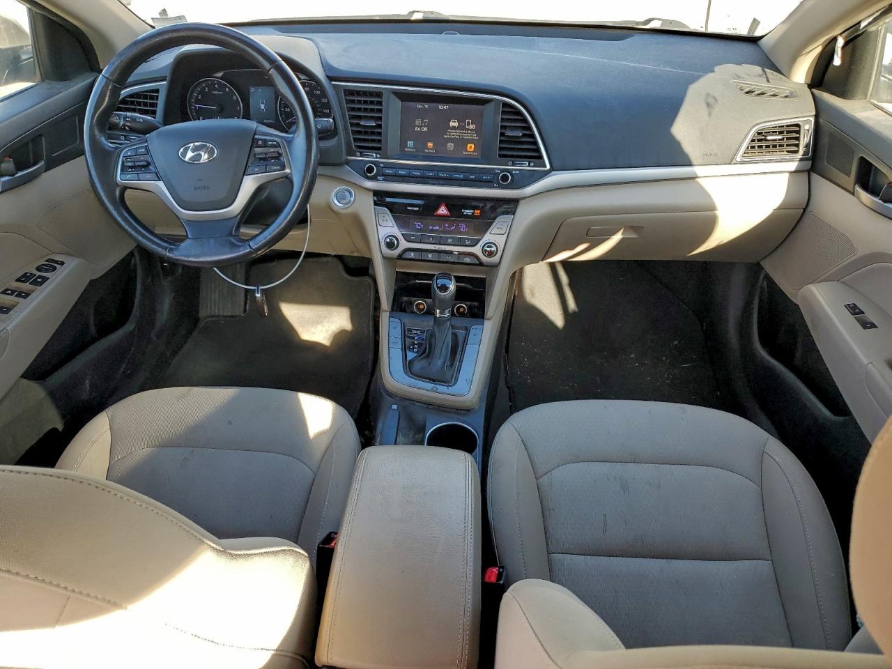 2017 HYUNDAI ELANTRA SE photo 8