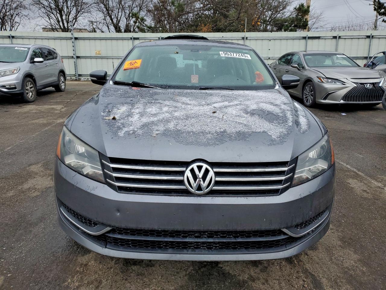 2012 VOLKSWAGEN PASSAT SE photo 5