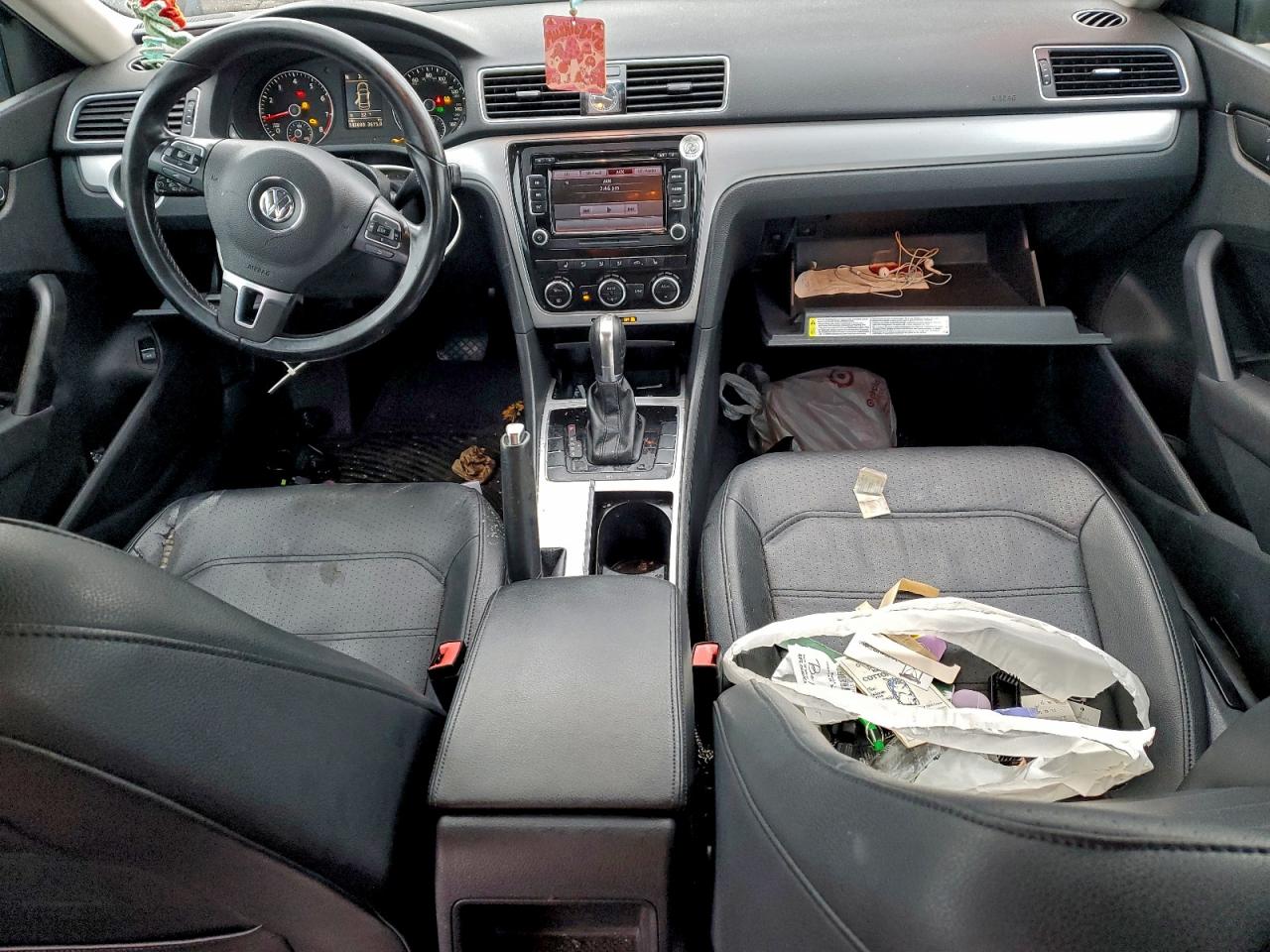 2012 VOLKSWAGEN PASSAT SE photo 8