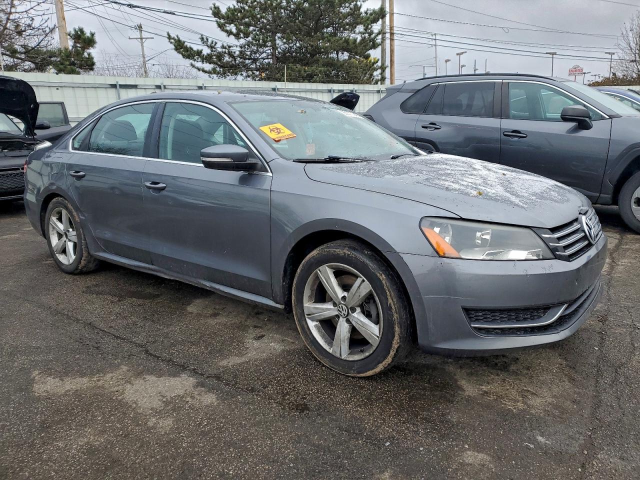 2012 VOLKSWAGEN PASSAT SE photo 4