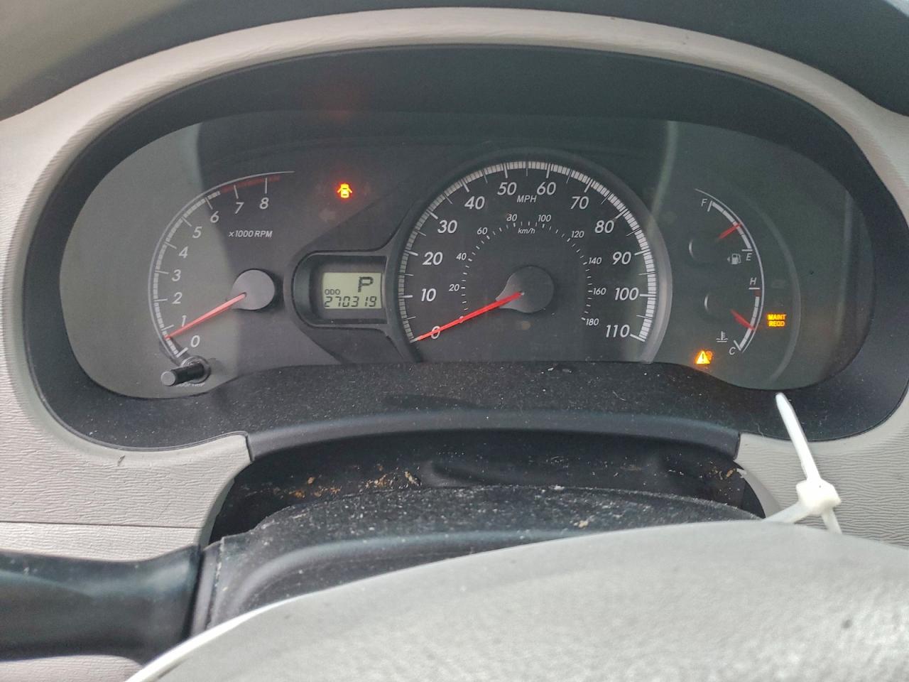 2014 TOYOTA SIENNA LE photo 9