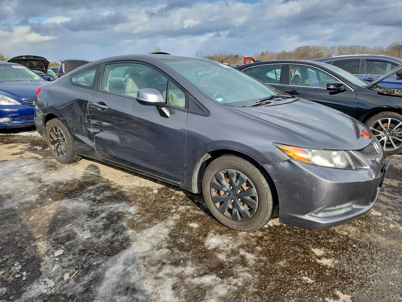 2012 HONDA CIVIC LX photo 4