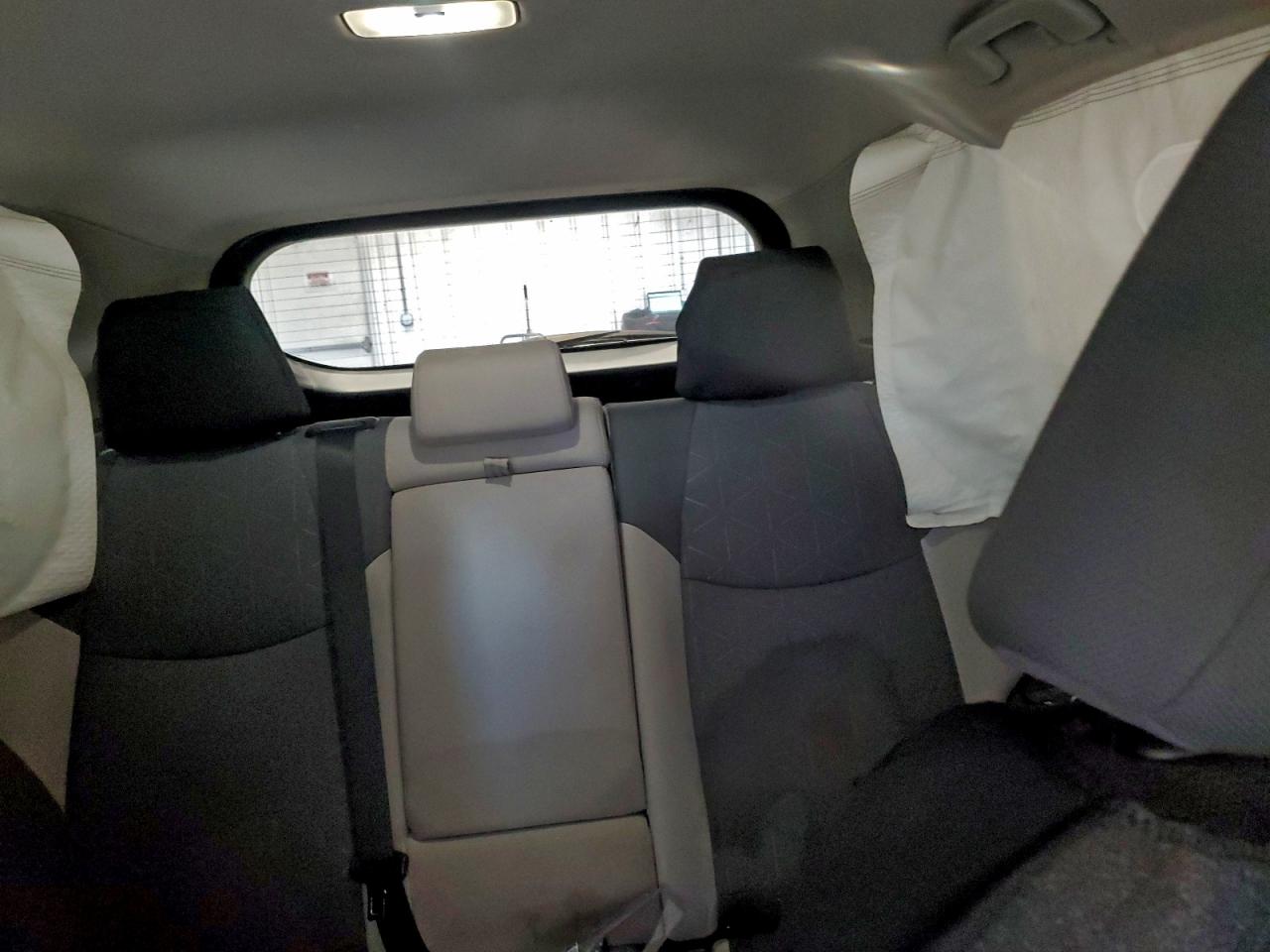 2024 TOYOTA RAV4 XLE photo 10