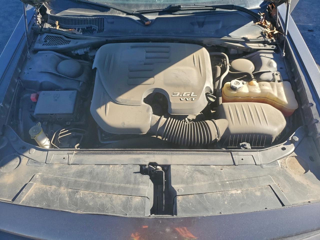2016 DODGE CHALLENGER SXT photo 11