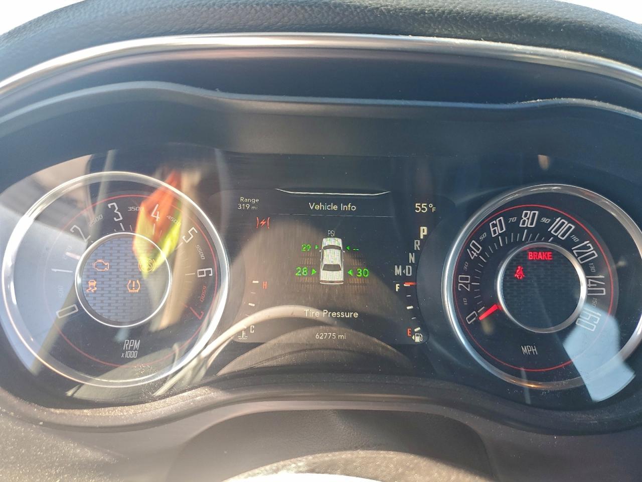 2016 DODGE CHALLENGER SXT photo 9