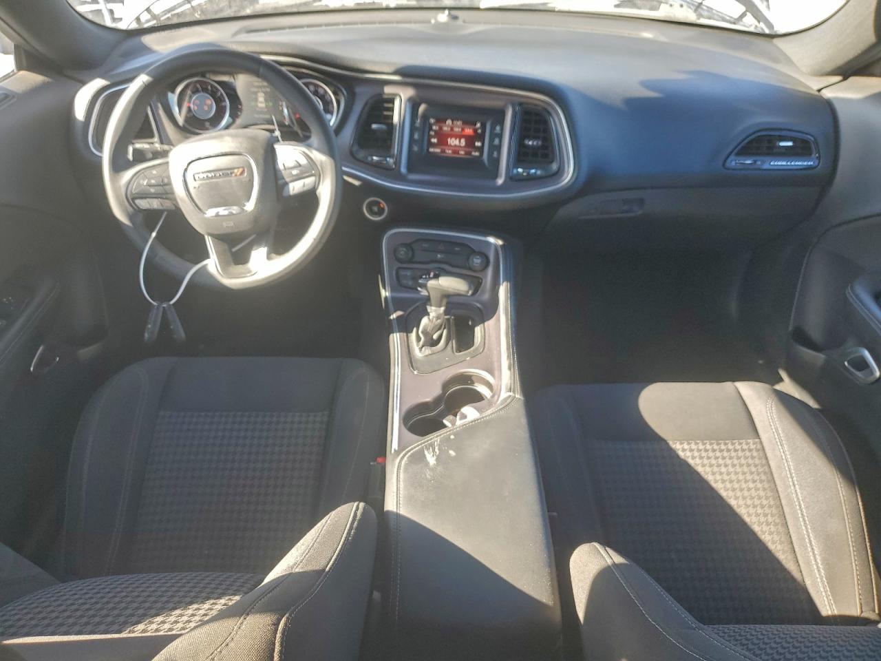 2016 DODGE CHALLENGER SXT photo 8