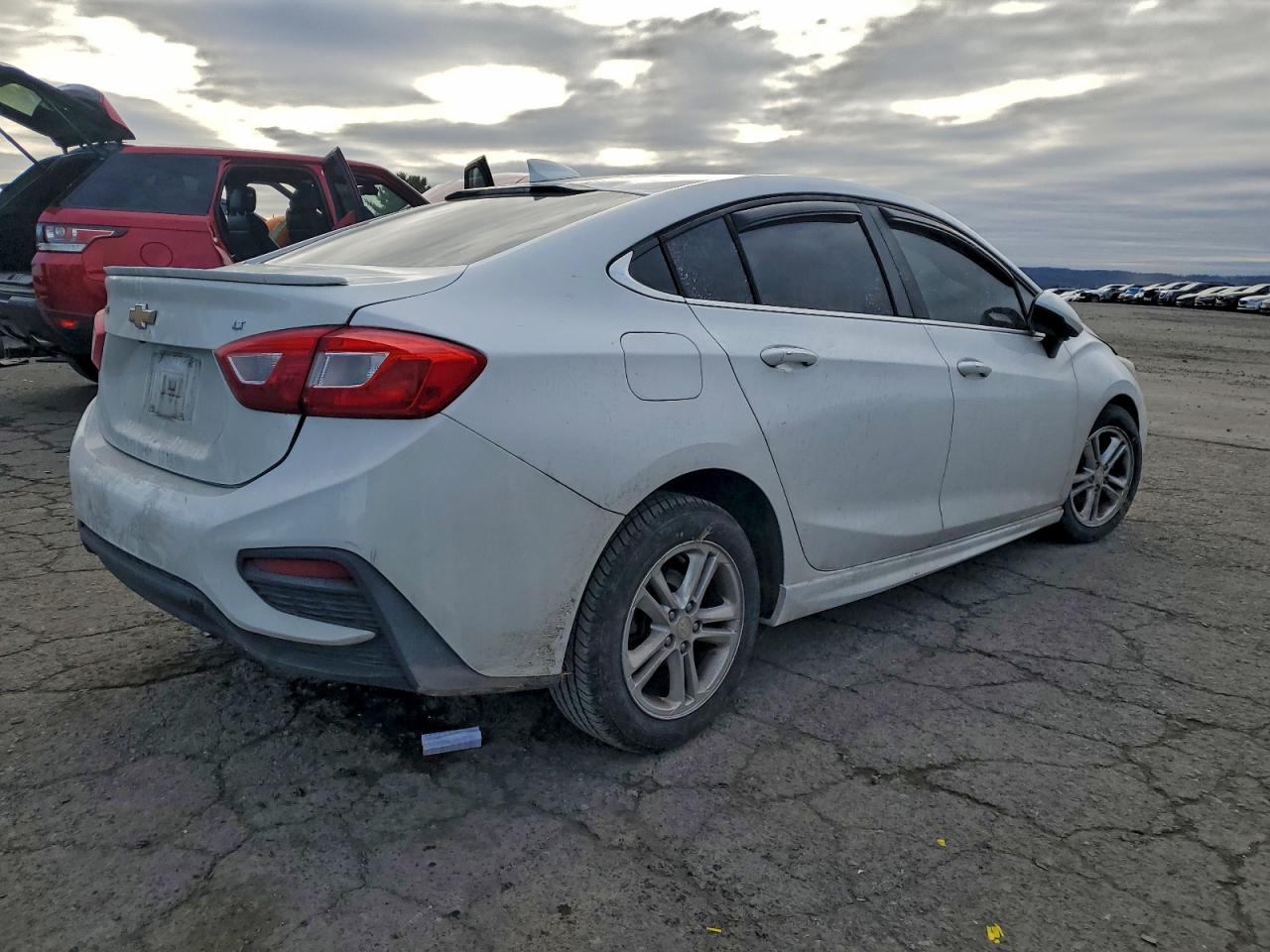 2016 CHEVROLET CRUZE LT photo 3