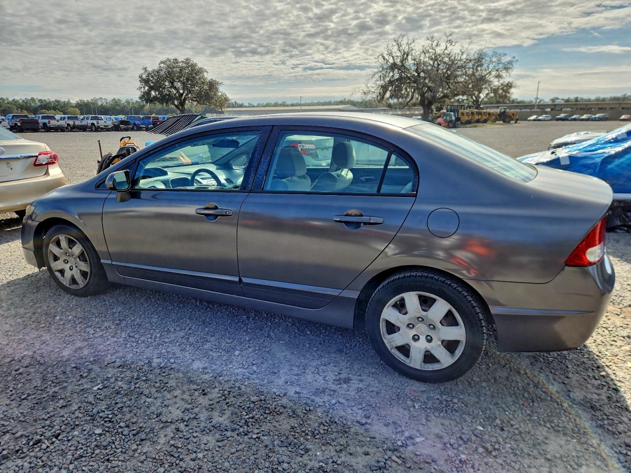 2010 HONDA CIVIC LX photo 2