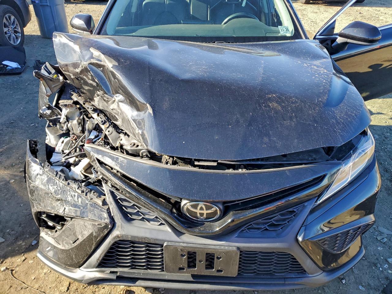 2021 TOYOTA CAMRY SE photo 11