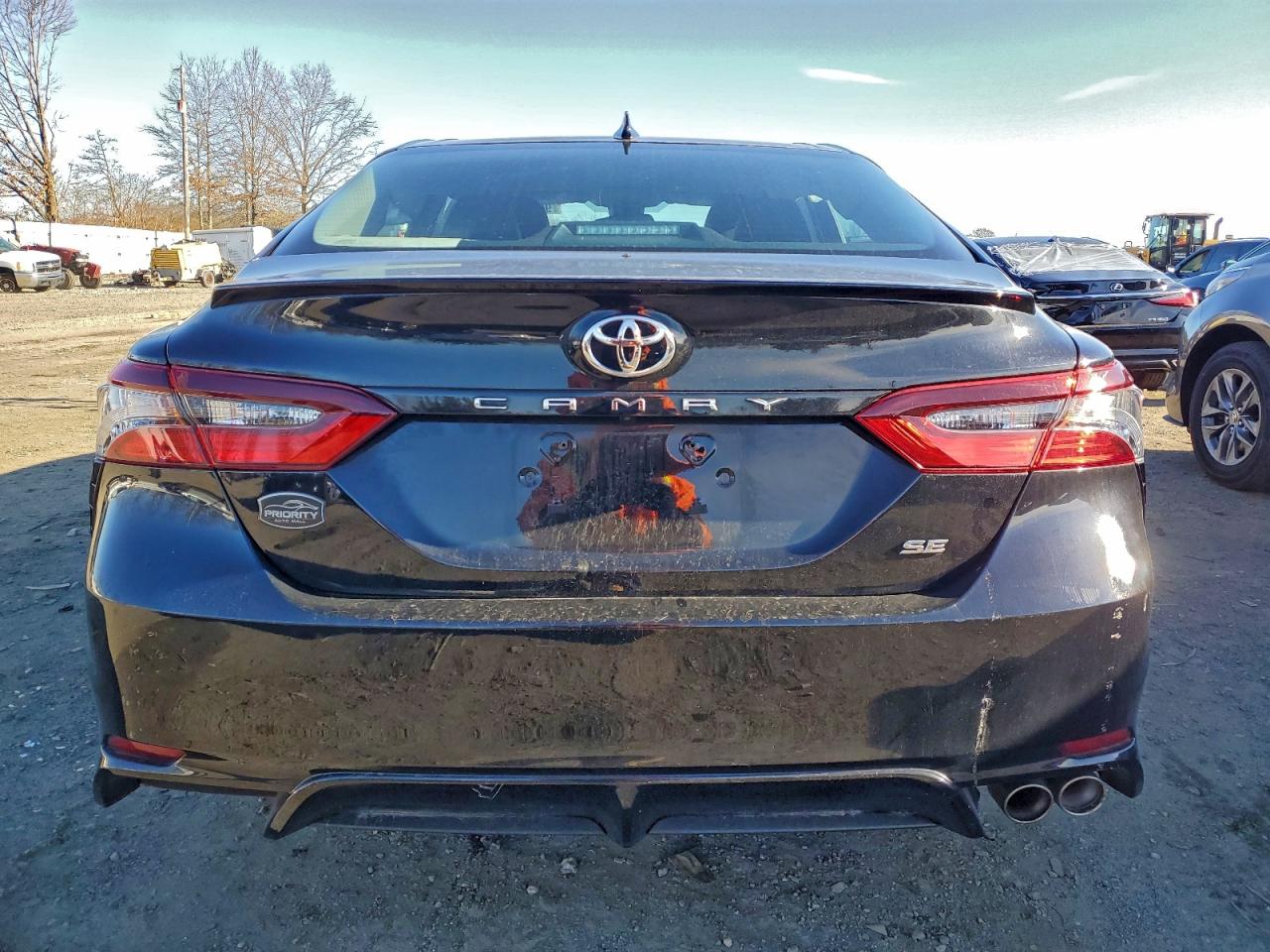2021 TOYOTA CAMRY SE photo 6