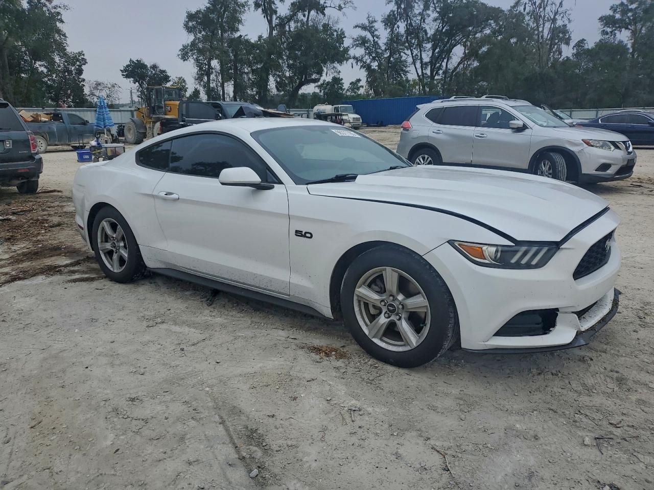 2017 FORD MUSTANG photo 4