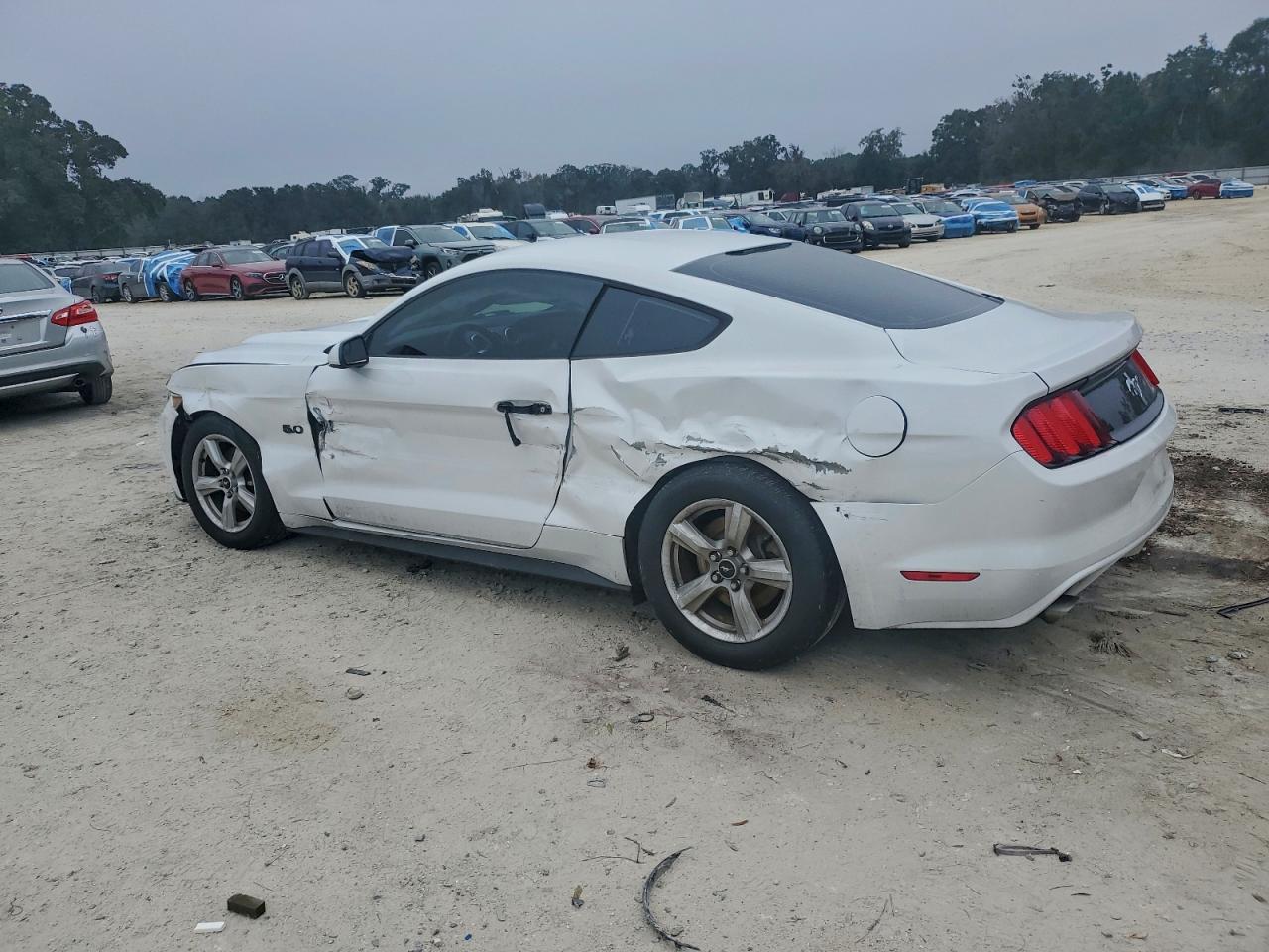 2017 FORD MUSTANG photo 2