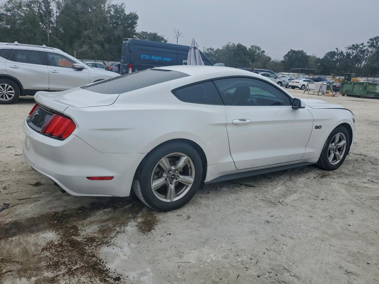 2017 FORD MUSTANG photo 3