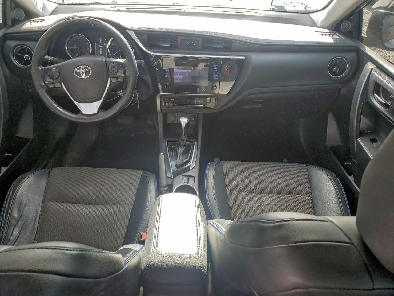 2018 TOYOTA COROLLA L photo 8
