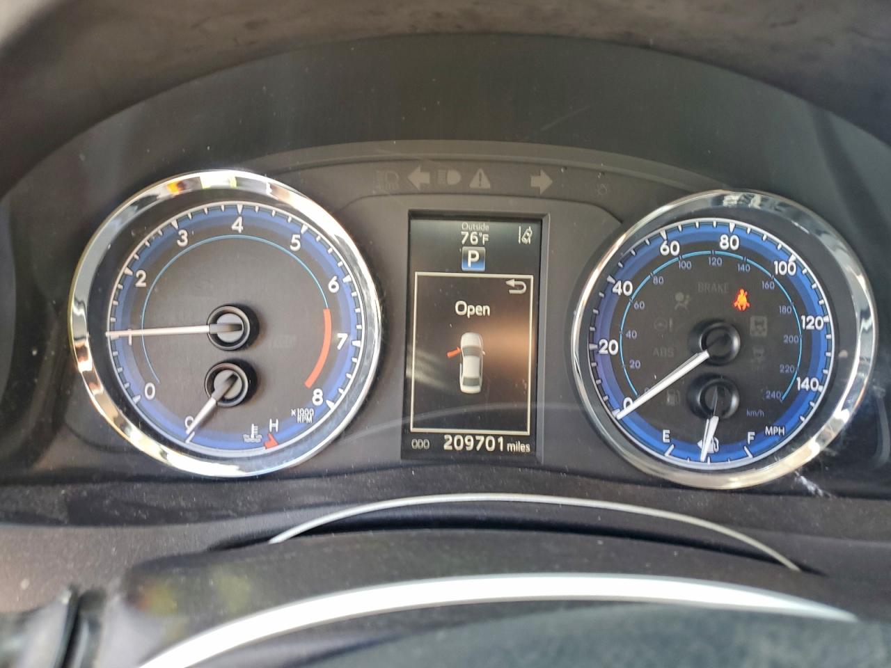 2018 TOYOTA COROLLA L photo 9