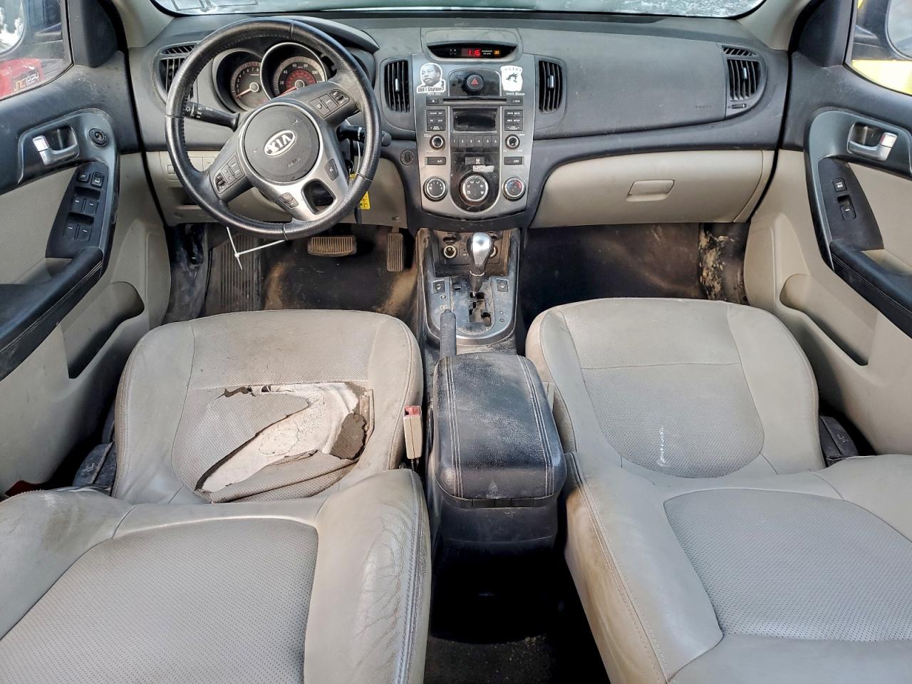 2010 KIA FORTE EX photo 8
