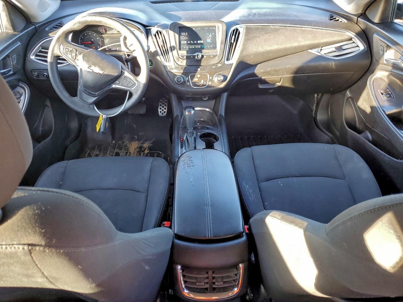 2017 CHEVROLET MALIBU LT photo 8