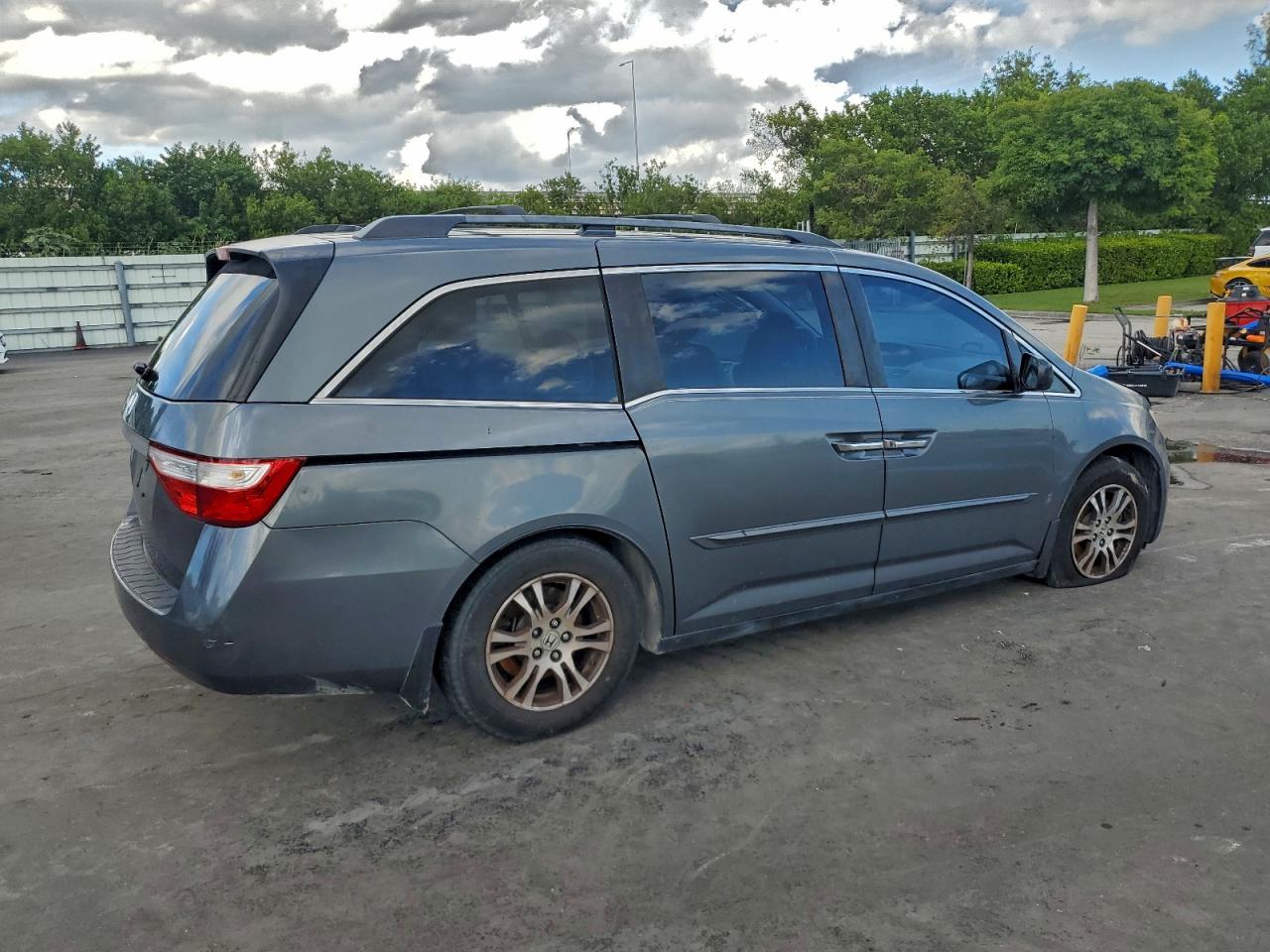 2013 HONDA ODYSSEY EXL photo 3