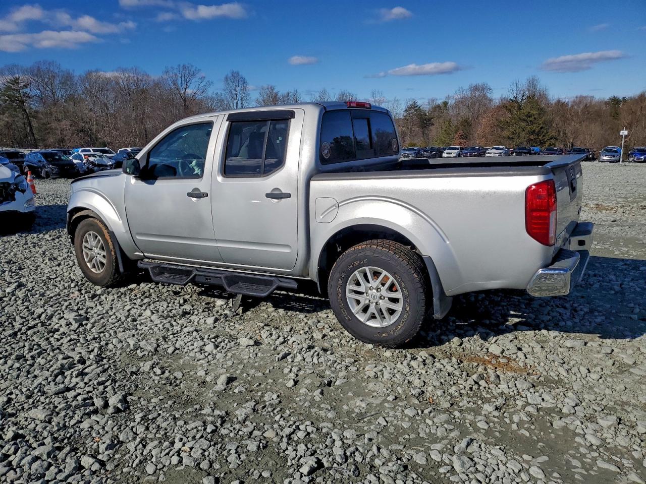2018 NISSAN FRONTIER S photo 3