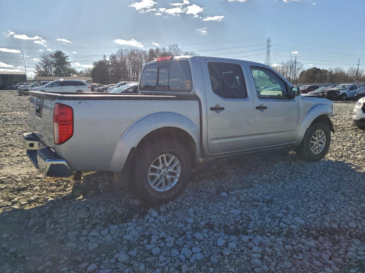2018 NISSAN FRONTIER S photo 5