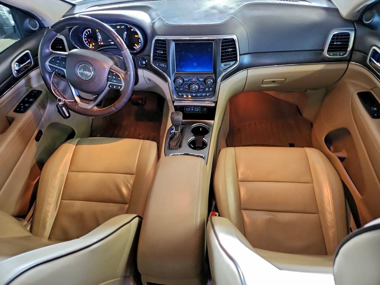 2018 JEEP GRAND CHEROKEE OVERLAND photo 8