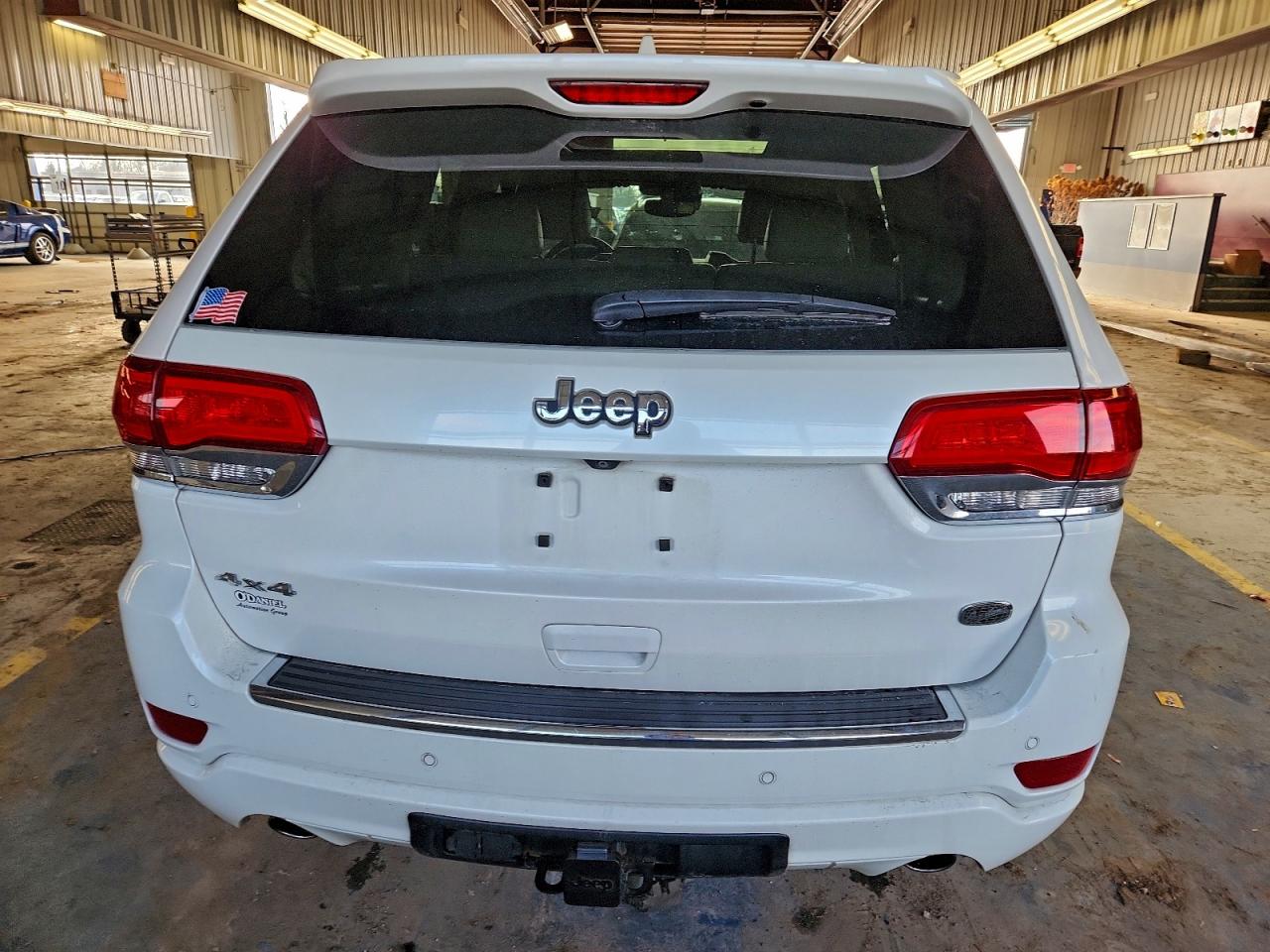 2018 JEEP GRAND CHEROKEE OVERLAND photo 6