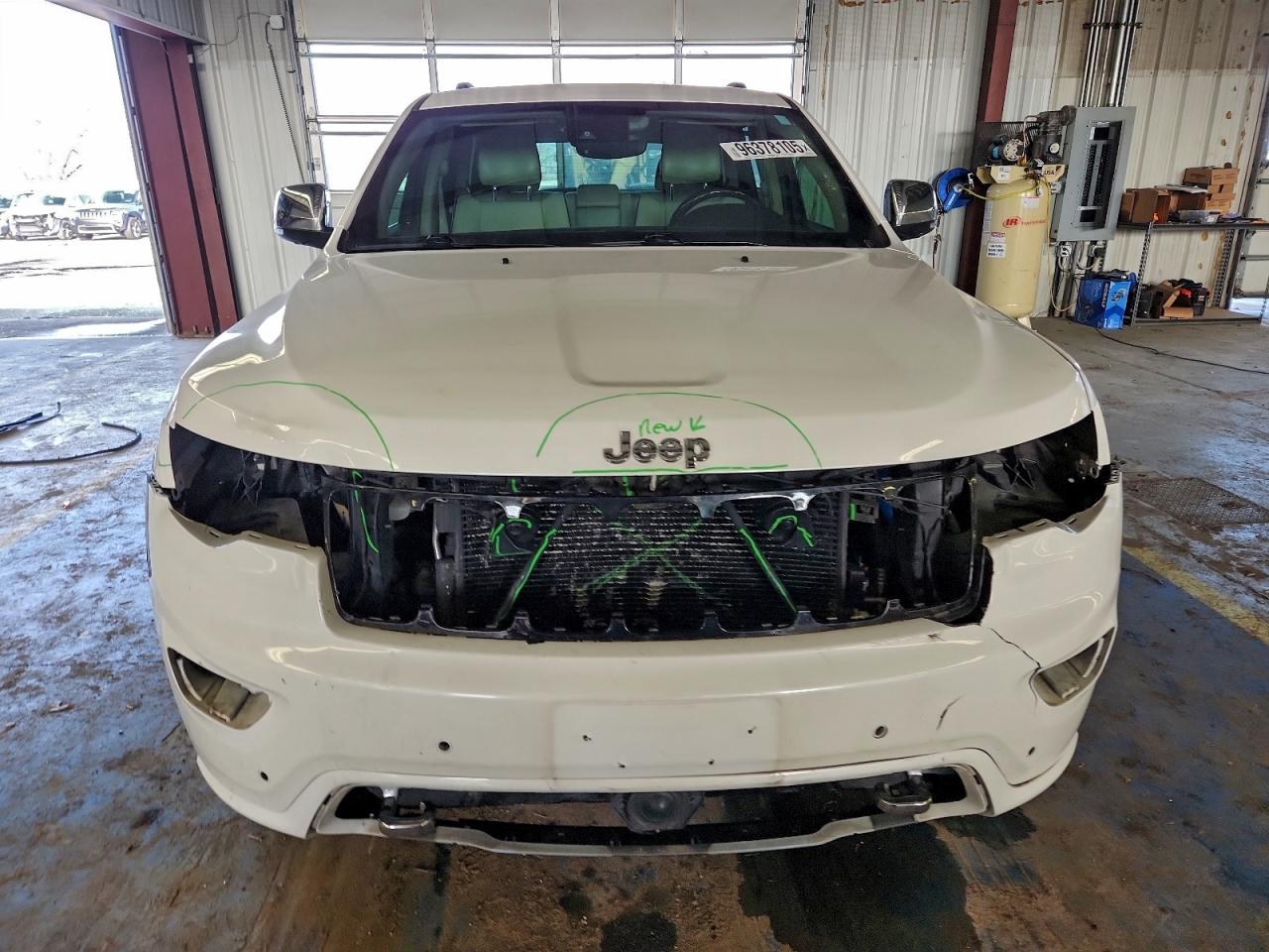2018 JEEP GRAND CHEROKEE OVERLAND photo 5