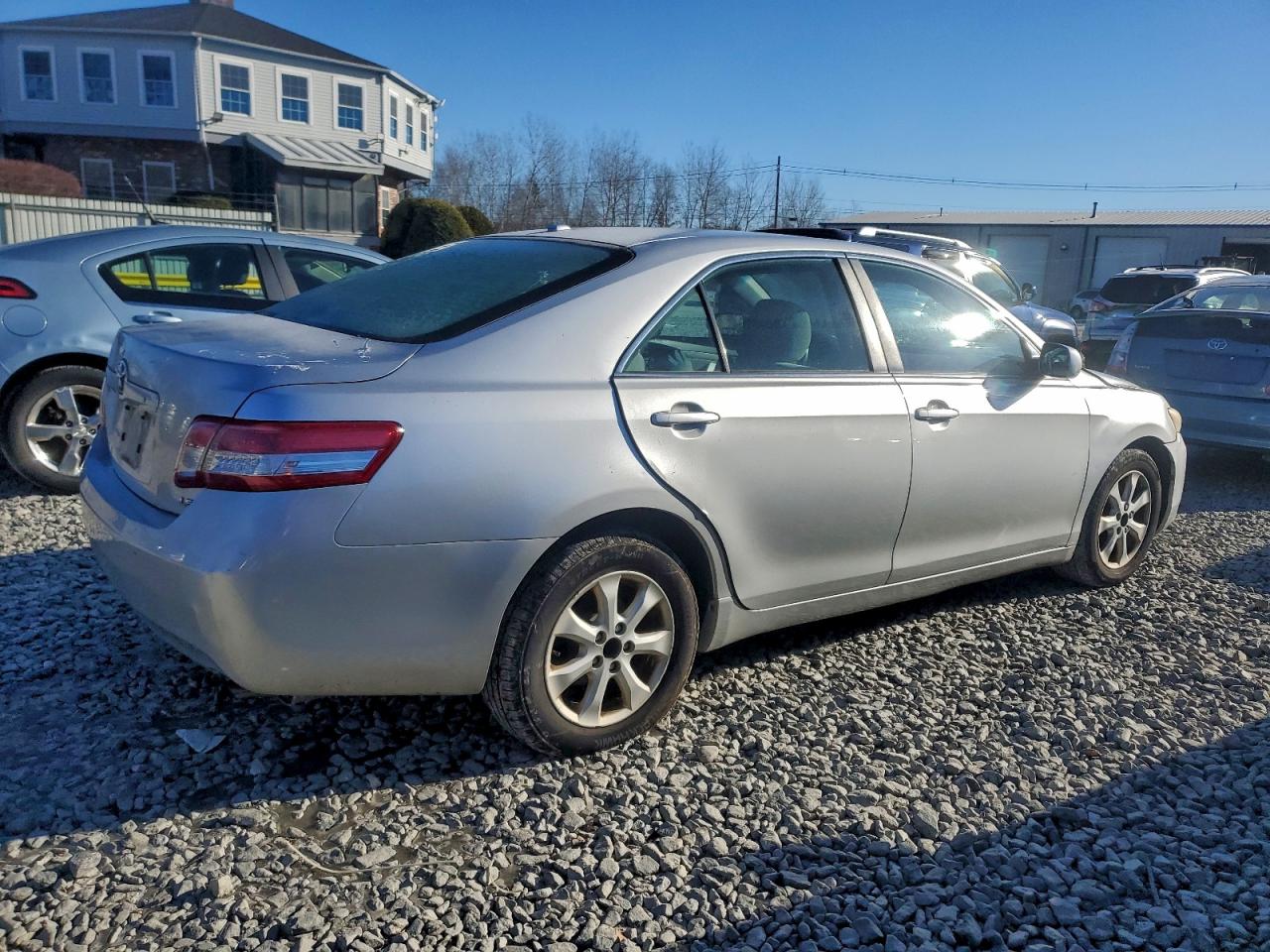 2011 TOYOTA CAMRY BASE photo 3
