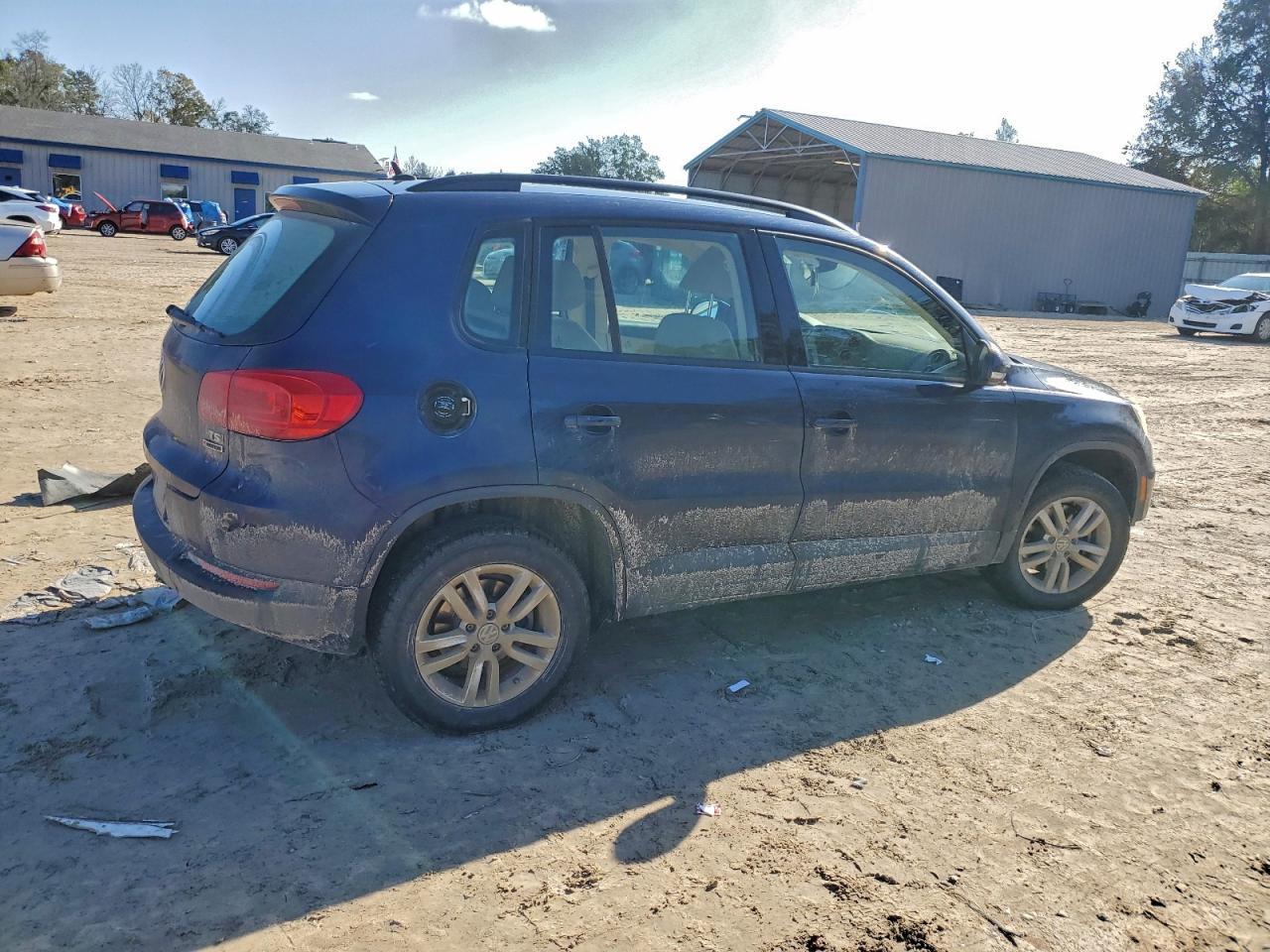 2016 VOLKSWAGEN TIGUAN S photo 3