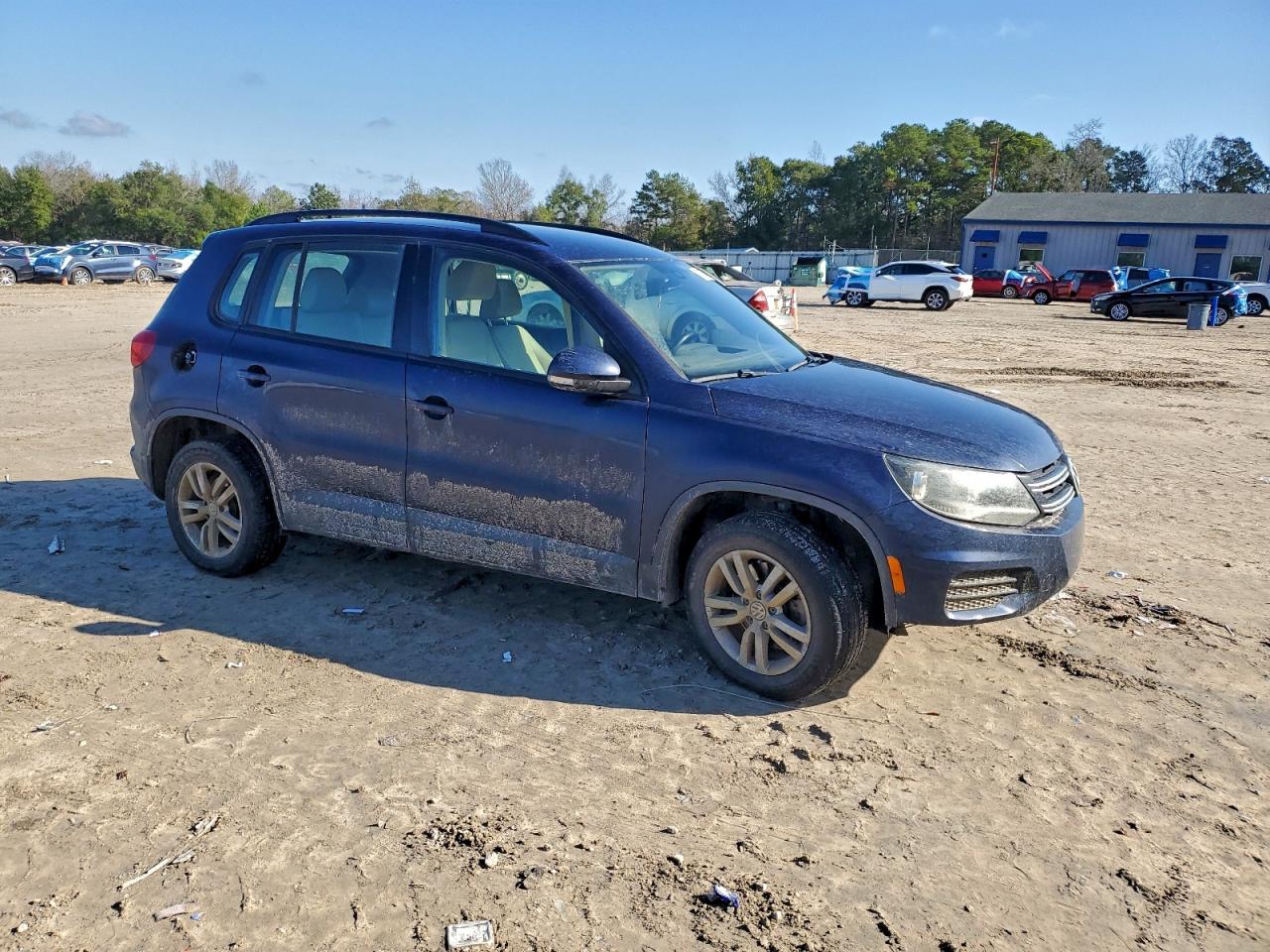 2016 VOLKSWAGEN TIGUAN S photo 4