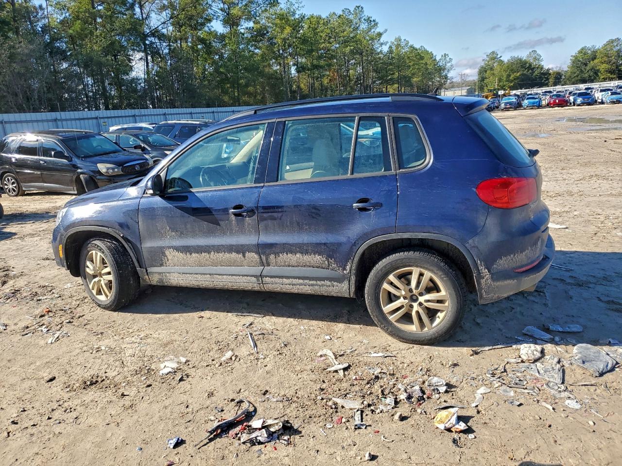 2016 VOLKSWAGEN TIGUAN S photo 2