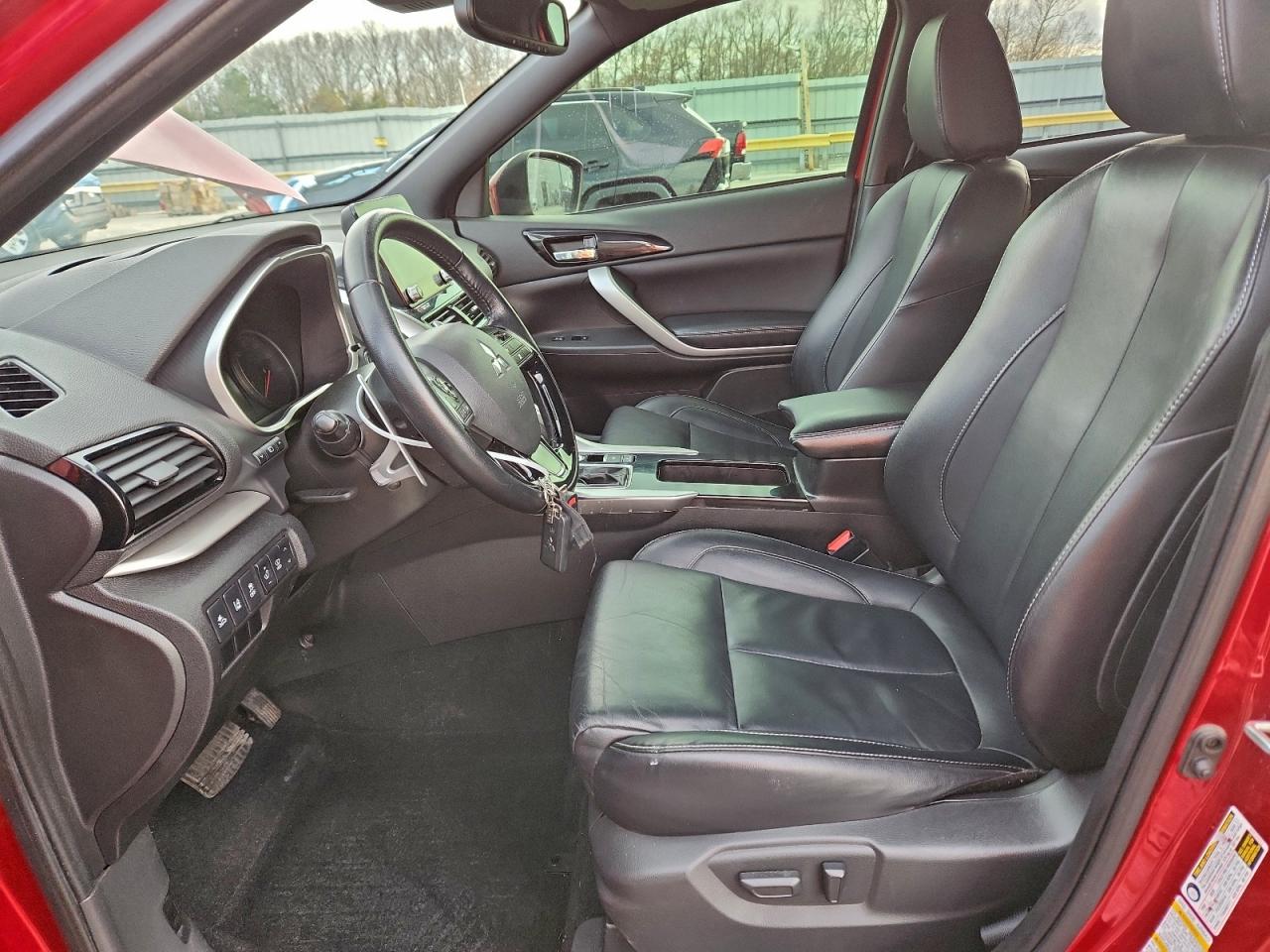 2022 MITSUBISHI ECLIPSE CROSS SE photo 7