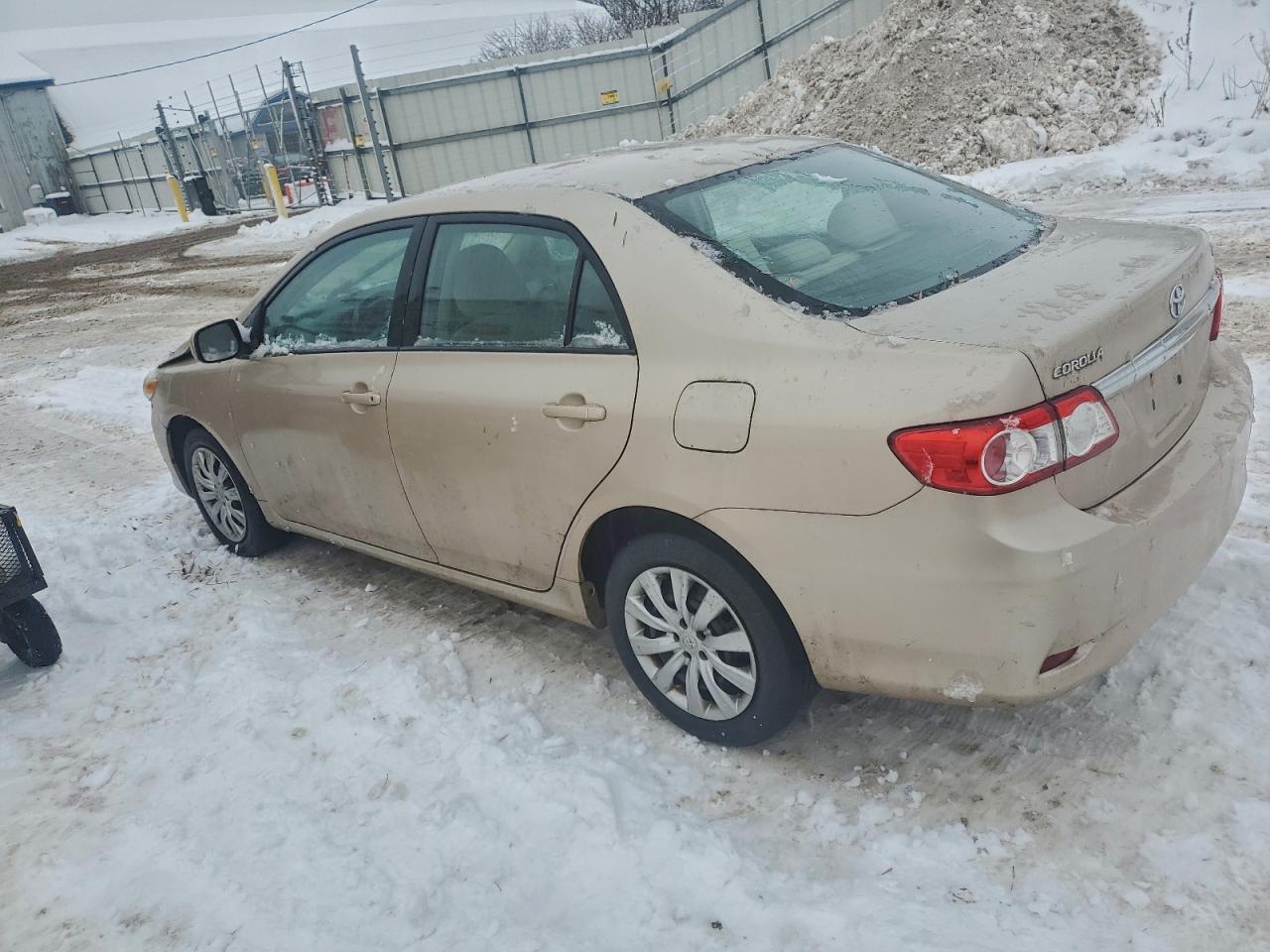 2011 TOYOTA COROLLA BASE photo 2